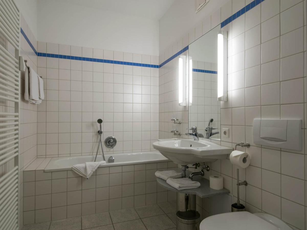 Kaiservillen Heringsdorf - Ferienwohnung Mit 1 Schlafzimmer Und Balkon Dr4 Buitenkant foto